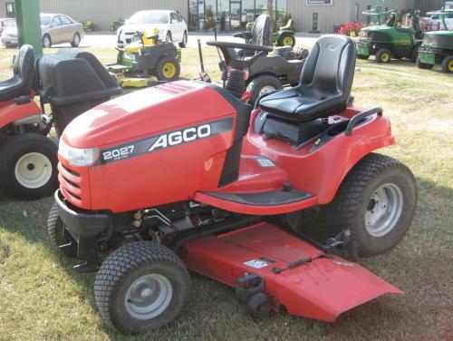 AGCO lawn tractors 2027H