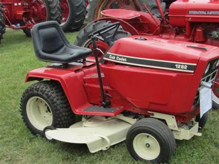 AMF lawn tractors 1282