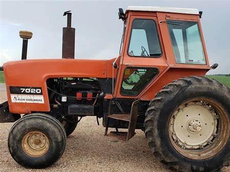 Allis Chalmers 7020