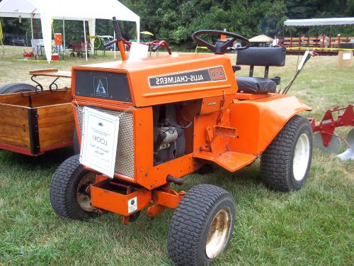 Allis Chalmers lawn tractors 830