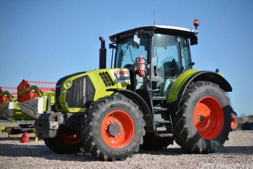 Claas Arion 530