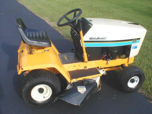 Cub Cadet lawn tractors 1015