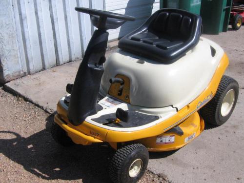 Cub Cadet lawn tractors 1027