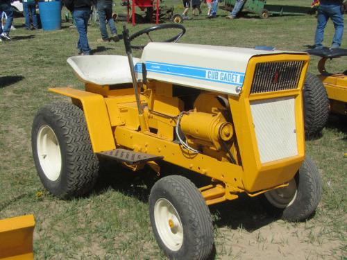 Cub Cadet lawn tractors 105