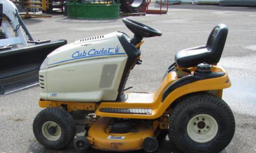 Cub Cadet lawn tractors 1527