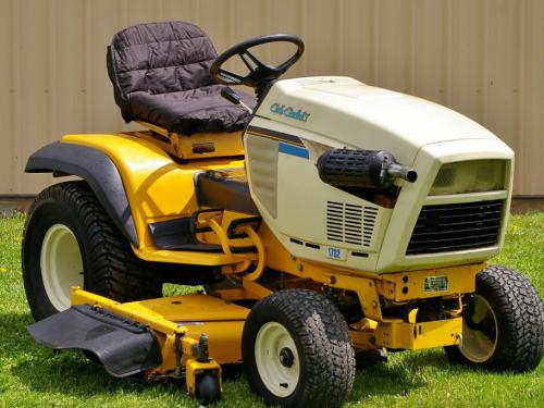 Cub Cadet lawn tractors 1782