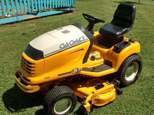 Cub Cadet lawn tractors 3240