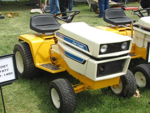 Cub Cadet lawn tractors 800