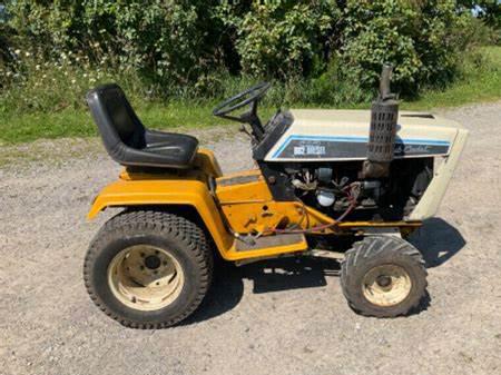 Cub Cadet lawn tractors 882