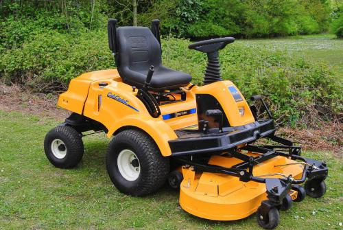 Cub Cadet lawn tractors FMZ 48 RD