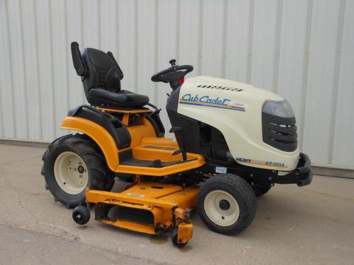 Cub Cadet lawn tractors GT 2554