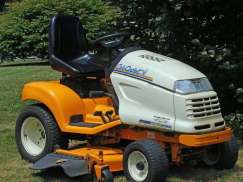 Cub Cadet lawn tractors GT 3204