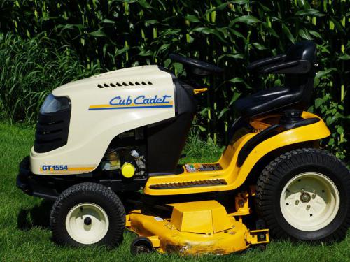 Cub Cadet lawn tractors GT1554