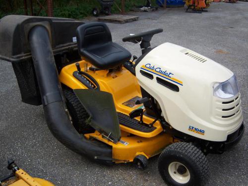 Cub Cadet lawn tractors LT1040