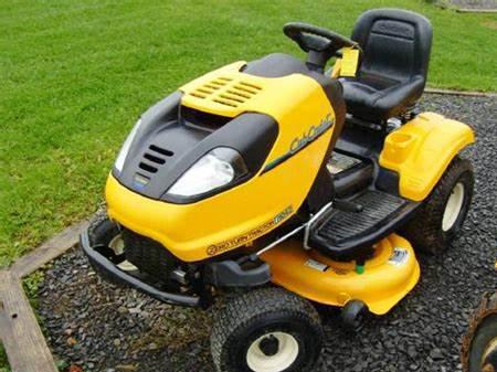 Cub Cadet lawn tractors i1042