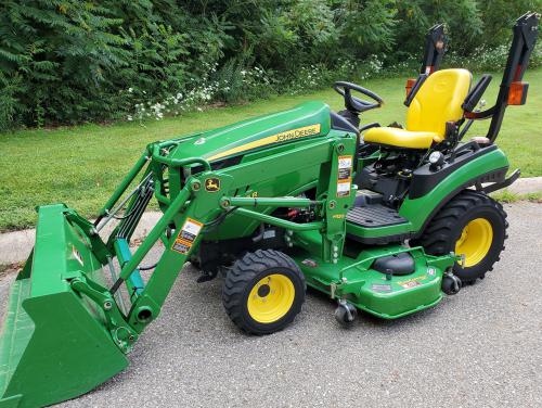 Deere 1026R