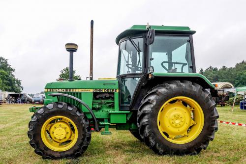 Deere 2140