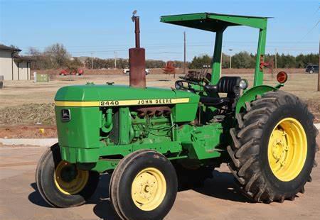 Deere 2440