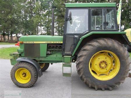 Deere 3030