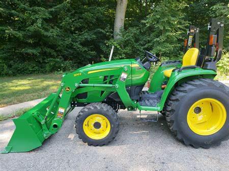 Deere 3038E