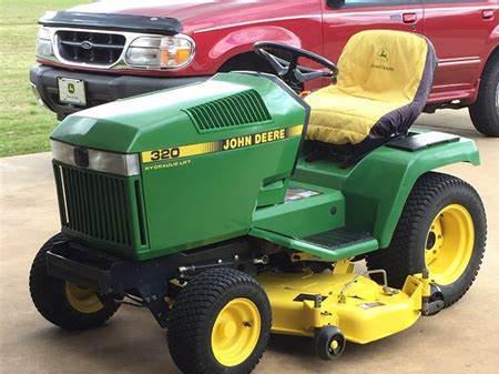 Deere 320