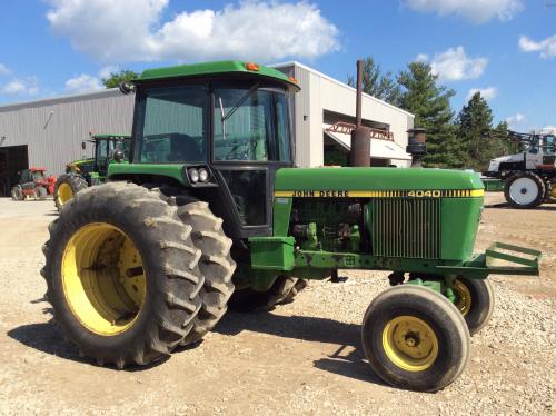 Deere 4040