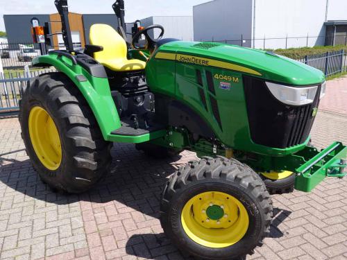 Deere 4049M