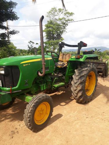 Deere 5047D