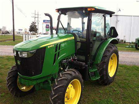 Deere 5085E