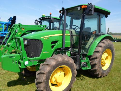 Deere 5101E