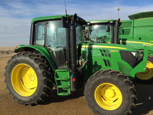 Deere 6105M