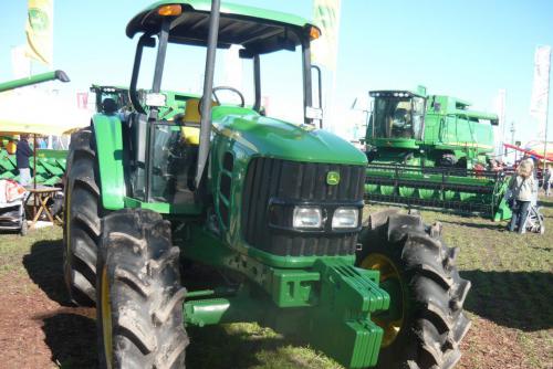 Deere 6110J