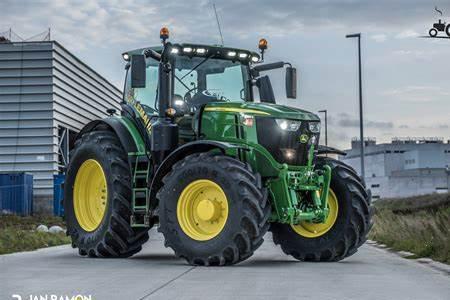 Deere 6230R