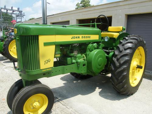 Deere 720