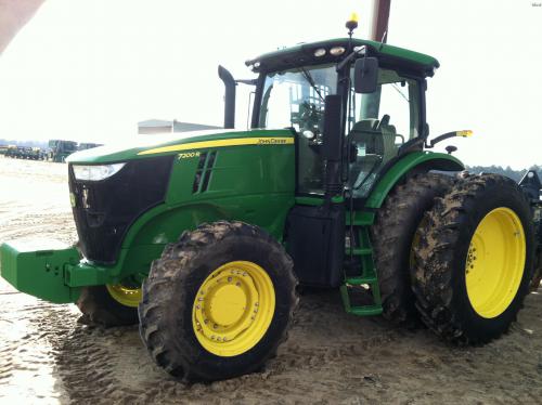 Deere 7200R