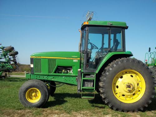 Deere 7400