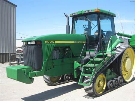 Deere 8200T