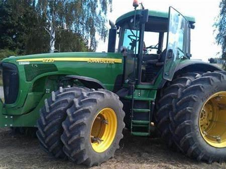 Deere 8220