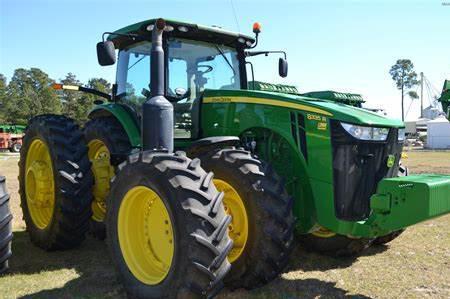 Deere 8335R