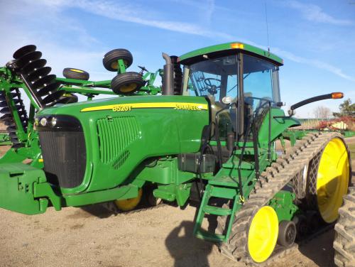 Deere 8520T