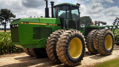 Deere 8760