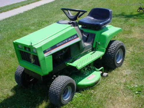 Deutz-Allis lawn tractors 1036