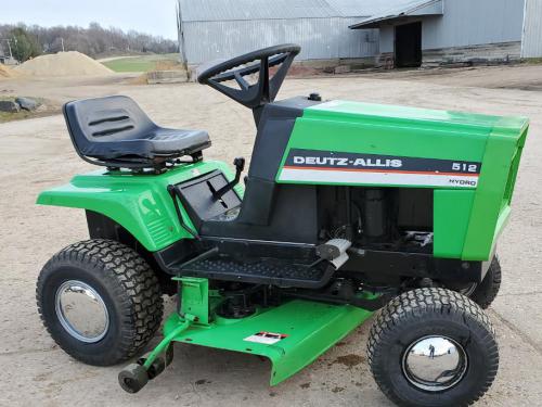 Deutz-Allis lawn tractors 512H