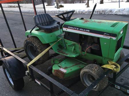 Deutz-Allis lawn tractors 912