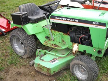 Deutz-Allis lawn tractors 916