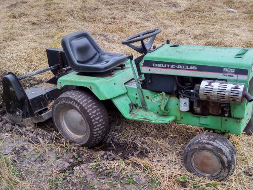 Deutz-Allis lawn tractors 920