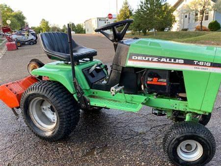 Deutz-Allis lawn tractors T-816