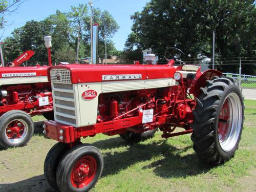 Farmall 560