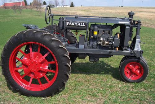 Farmall Regular