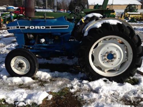 Ford-New Holland 3910